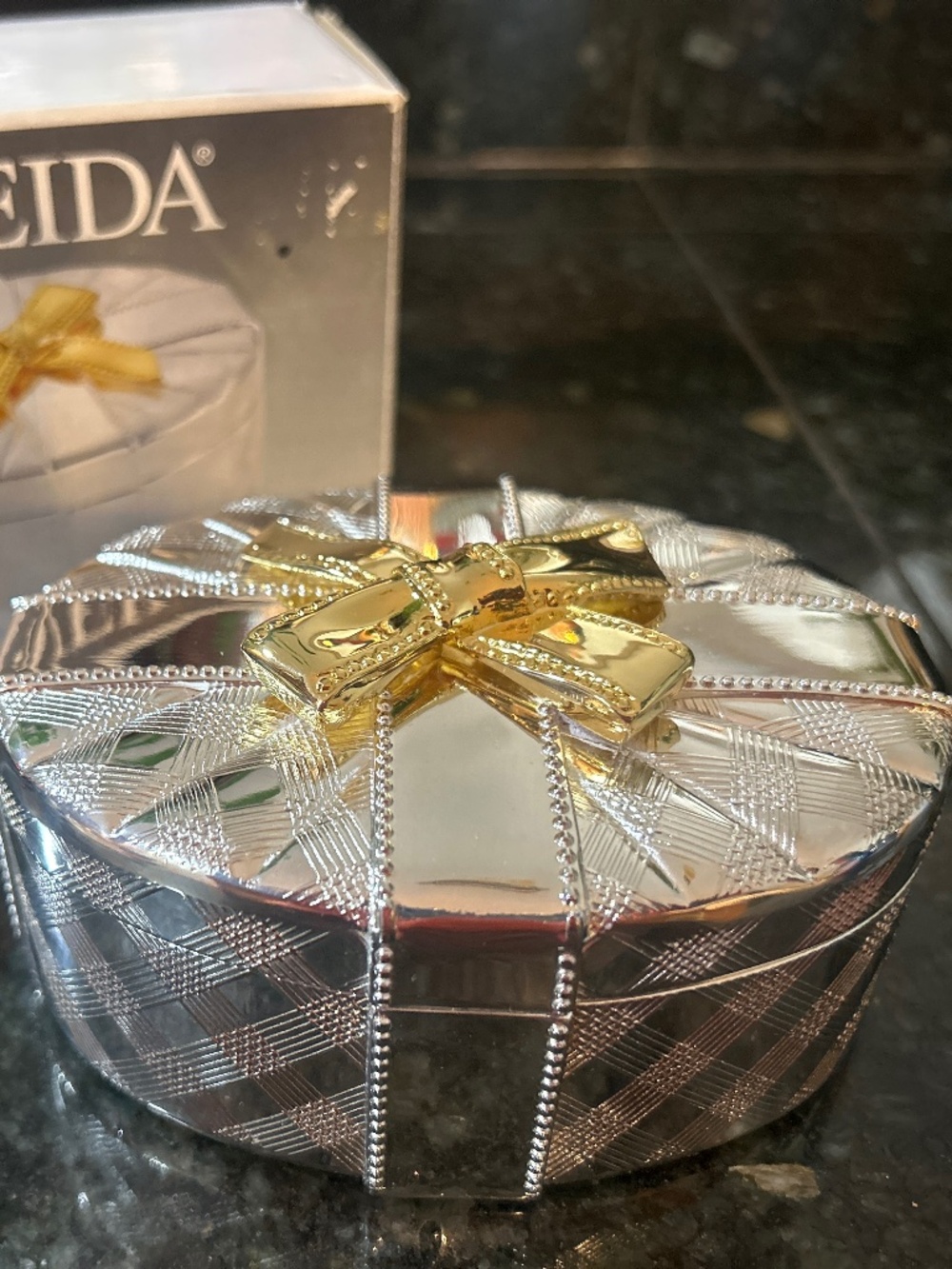 Oneida Silver Box with Gold Ribbon Accent - Picture 4 of 10